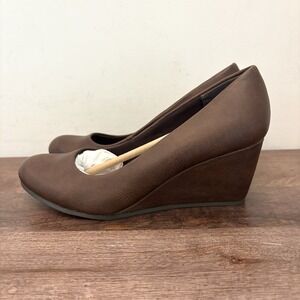 Jellypop Nola Wedge Heel Pump Shoes Womens Size 7 M Brown Comfort Cushion